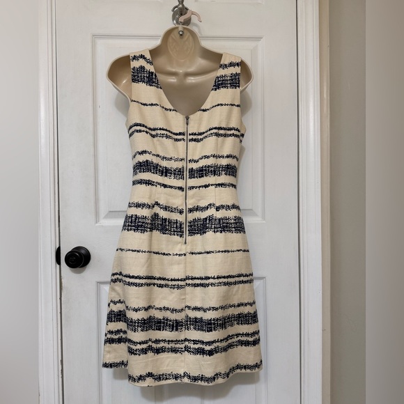 Banana Republic Striped Sheath Dress Tan Black Sleeveless Lined Size 2 - Picture 4 of 4